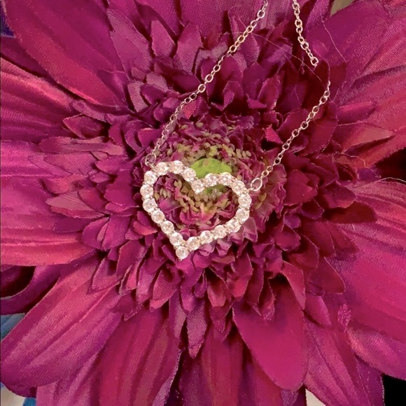 Jewelry - NEW! Diamond Open Heart Pendant